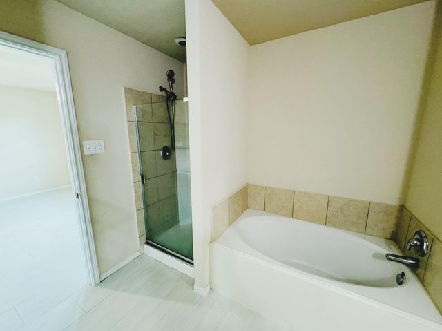 10515 Ince Ln, Houston, TX 77040