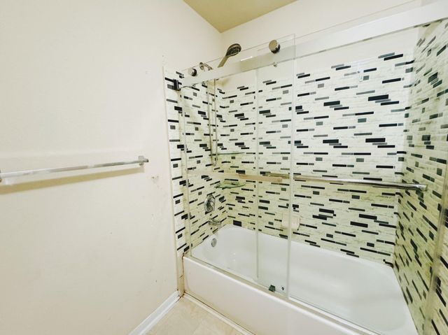 10515 Ince Ln, Houston, TX 77040