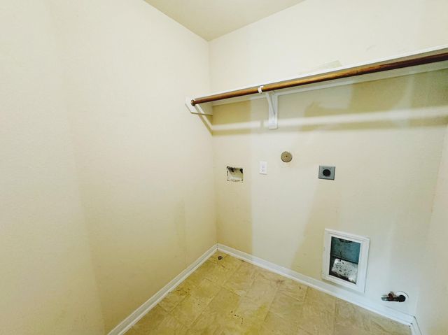 10515 Ince Ln, Houston, TX 77040