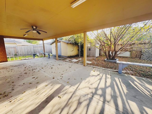 10515 Ince Ln, Houston, TX 77040