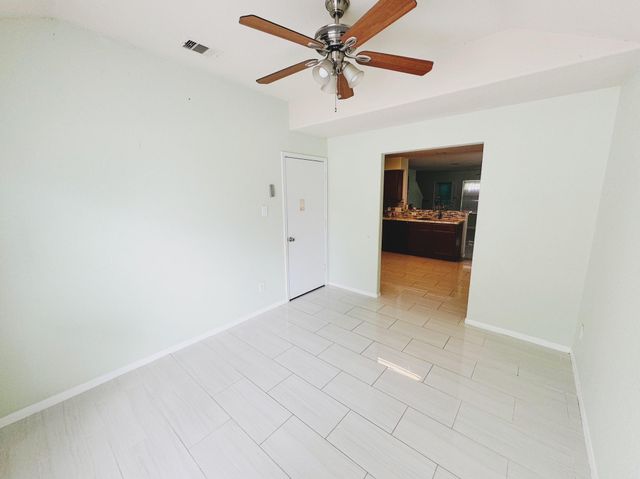 10515 Ince Ln, Houston, TX 77040