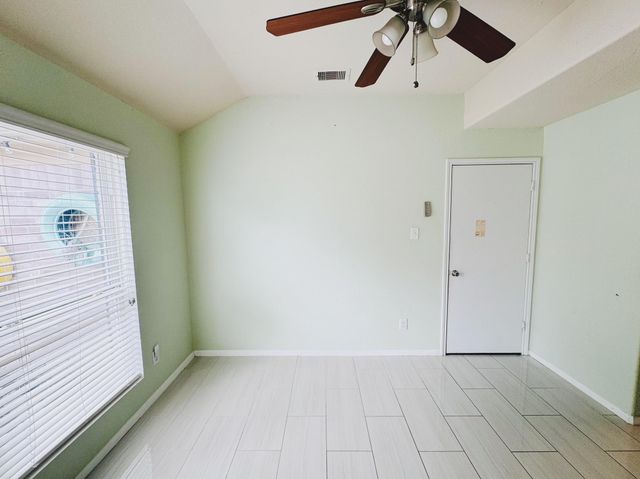 10515 Ince Ln, Houston, TX 77040