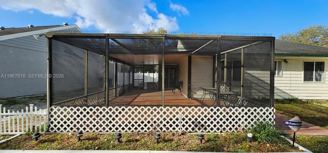 1251 SW 84th Ter, Pembroke Pines, FL 33025