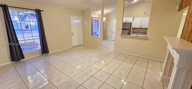 1251 SW 84th Ter, Pembroke Pines, FL 33025