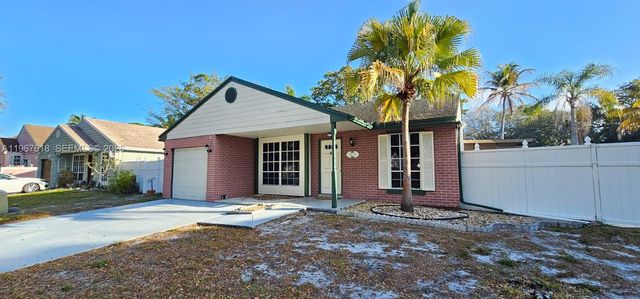 1251 SW 84th Ter, Pembroke Pines, FL 33025