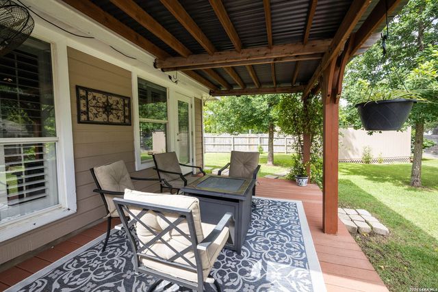 1328 DIME BOX CIR, New Braunfels, TX 78130