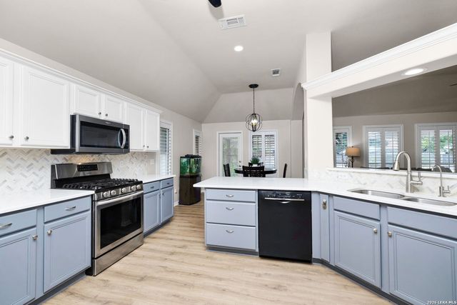 1328 DIME BOX CIR, New Braunfels, TX 78130
