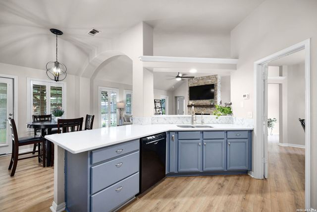 1328 DIME BOX CIR, New Braunfels, TX 78130