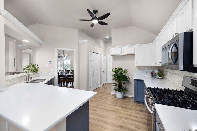 1328 DIME BOX CIR, New Braunfels, TX 78130