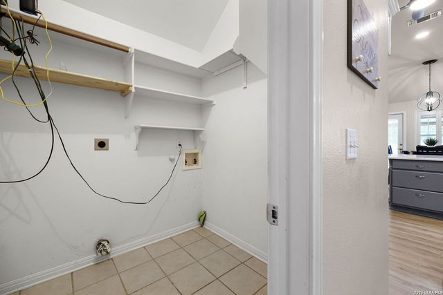 1328 DIME BOX CIR, New Braunfels, TX 78130