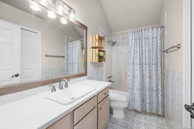 1328 DIME BOX CIR, New Braunfels, TX 78130