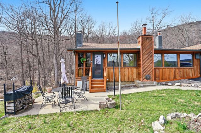 37 Blueberry Hill, Greenwood Lake, NY 10925