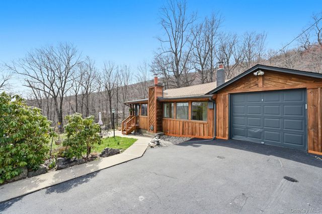 37 Blueberry Hill, Greenwood Lake, NY 10925