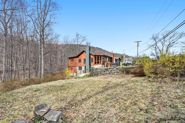 37 Blueberry Hill, Greenwood Lake, NY 10925