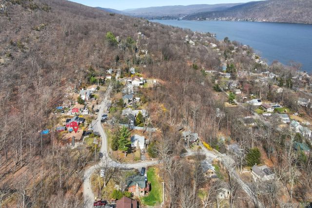 37 Blueberry Hill, Greenwood Lake, NY 10925