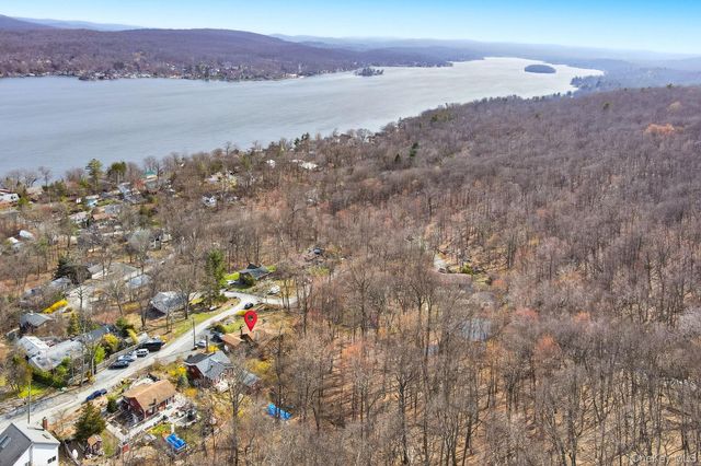 37 Blueberry Hill, Greenwood Lake, NY 10925
