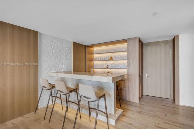 1040 Biscayne Blvd 1403, Miami, FL 33132