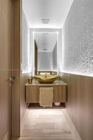 1040 Biscayne Blvd 1403, Miami, FL 33132