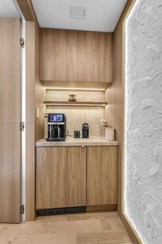 1040 Biscayne Blvd 1403, Miami, FL 33132