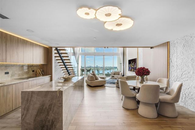 1040 Biscayne Blvd 1403, Miami, FL 33132