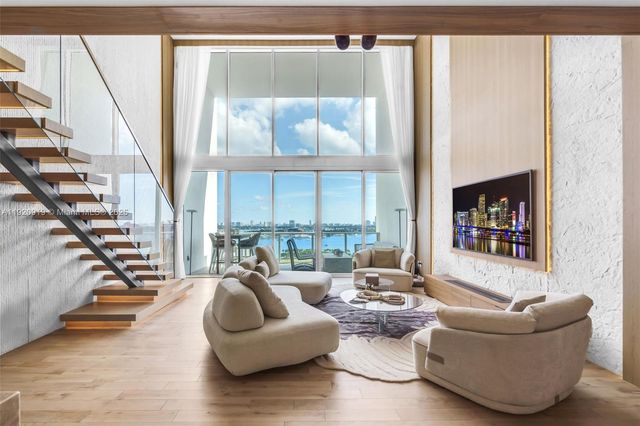 1040 Biscayne Blvd 1403, Miami, FL 33132