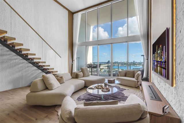 1040 Biscayne Blvd 1403, Miami, FL 33132