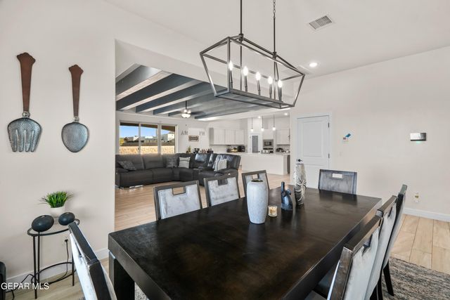 300 SAMUEL VISTA Street, Horizon City, TX 79928
