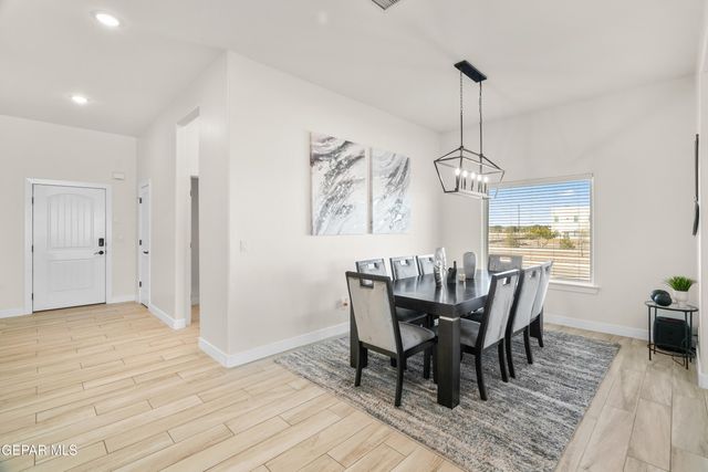 300 SAMUEL VISTA Street, Horizon City, TX 79928
