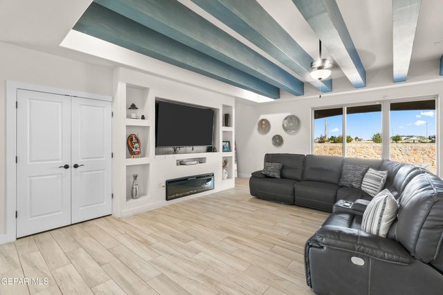 300 SAMUEL VISTA Street, Horizon City, TX 79928