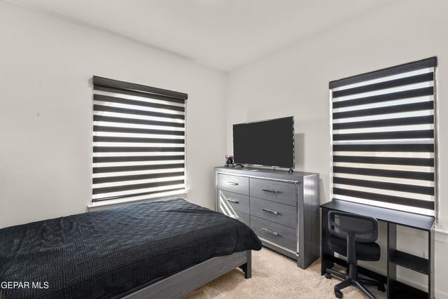 300 SAMUEL VISTA Street, Horizon City, TX 79928