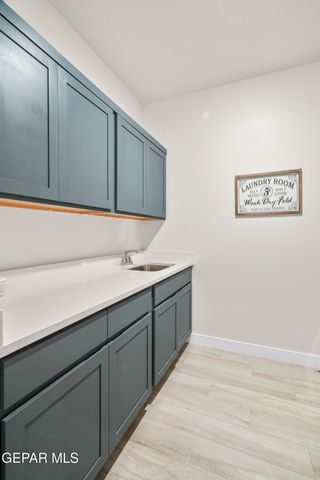 300 SAMUEL VISTA Street, Horizon City, TX 79928