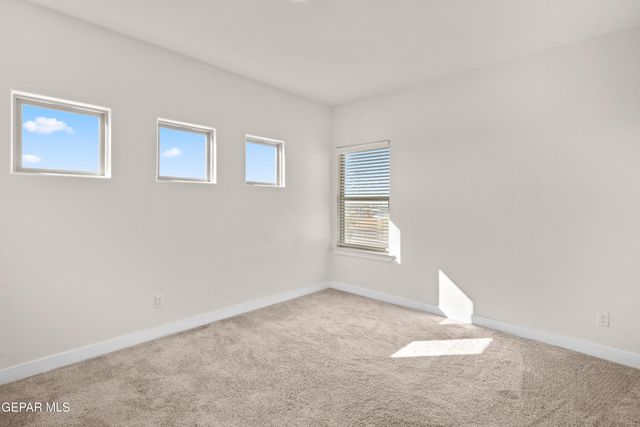 300 SAMUEL VISTA Street, Horizon City, TX 79928
