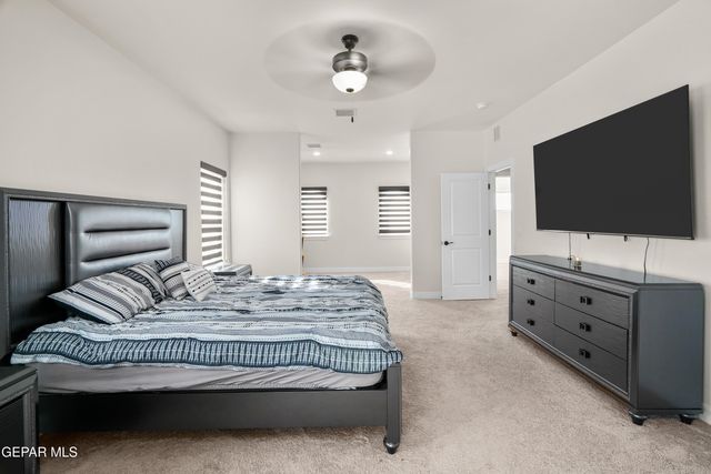 300 SAMUEL VISTA Street, Horizon City, TX 79928