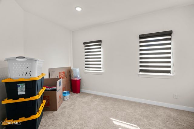 300 SAMUEL VISTA Street, Horizon City, TX 79928