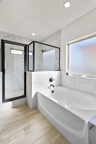 300 SAMUEL VISTA Street, Horizon City, TX 79928