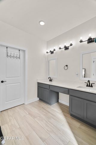 300 SAMUEL VISTA Street, Horizon City, TX 79928