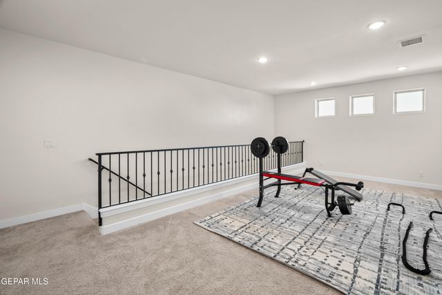 300 SAMUEL VISTA Street, Horizon City, TX 79928