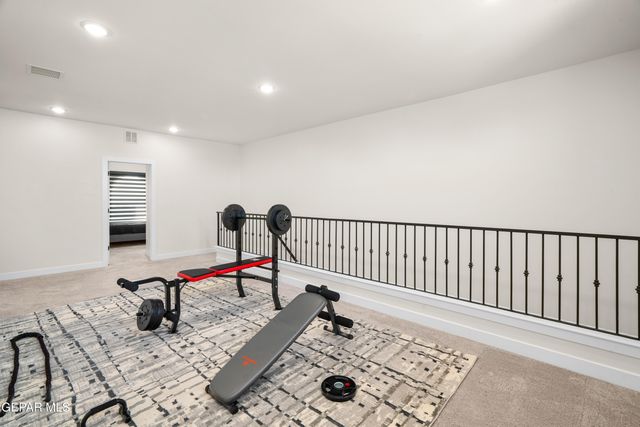 300 SAMUEL VISTA Street, Horizon City, TX 79928