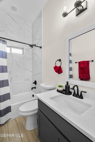 300 SAMUEL VISTA Street, Horizon City, TX 79928