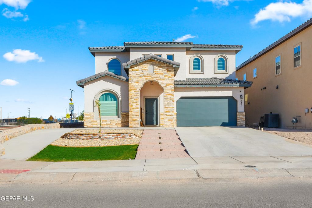 300 SAMUEL VISTA Street, Horizon City, TX 79928