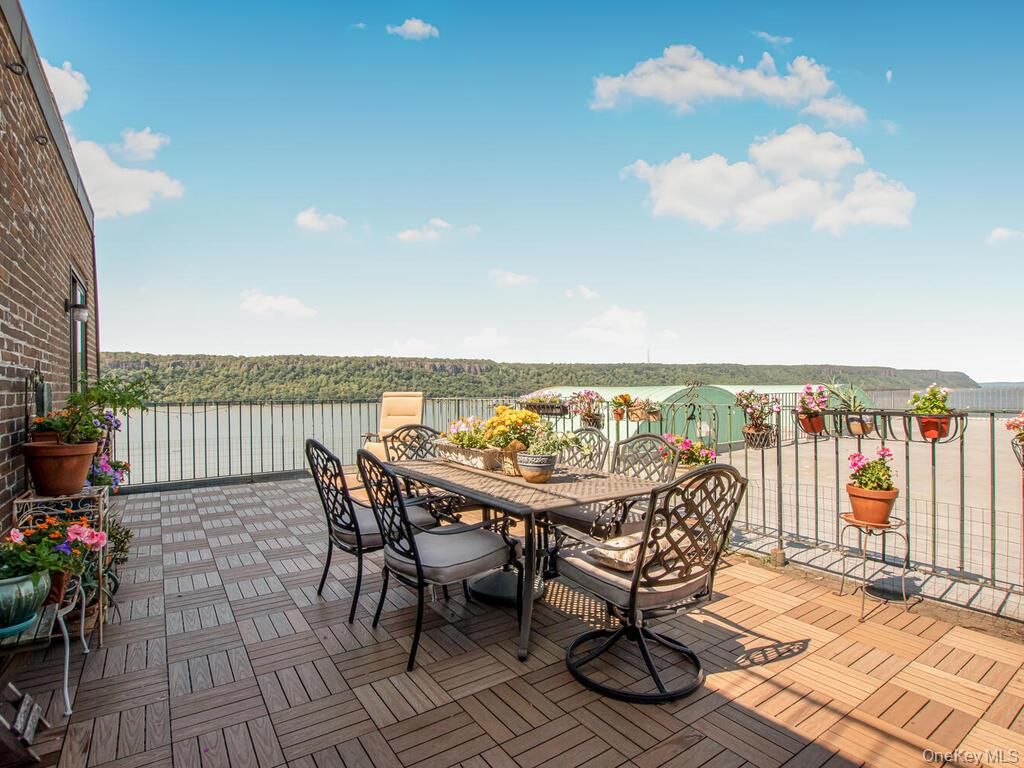 23 Water Grant Street 11A, Yonkers, NY 10701