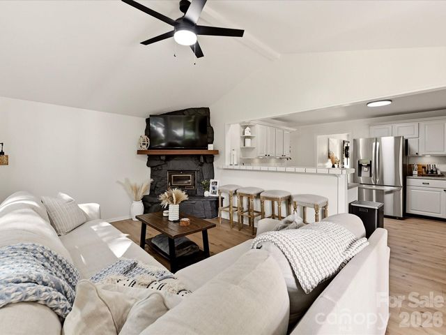 513 Paradise Circle, Belmont, NC 28012