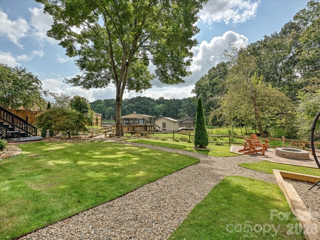513 Paradise Circle, Belmont, NC 28012