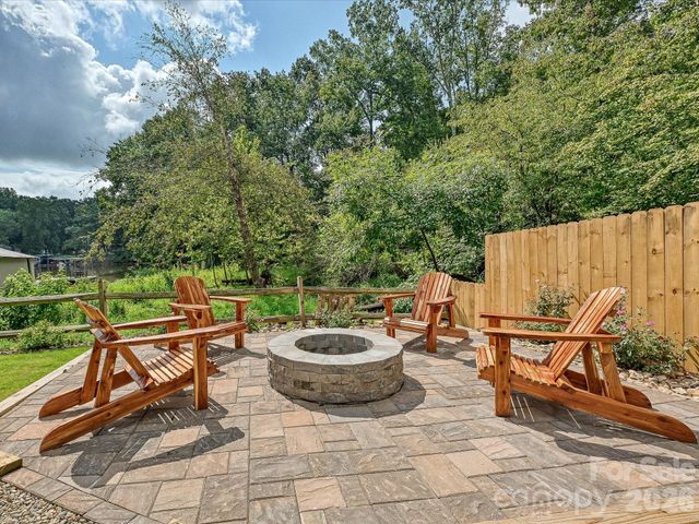 513 Paradise Circle, Belmont, NC 28012