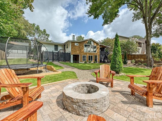 513 Paradise Circle, Belmont, NC 28012