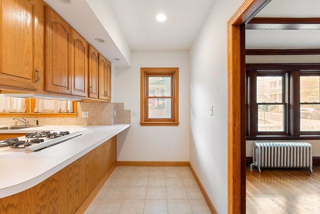 29-31 Chatham St 1, Cambridge, MA 02139