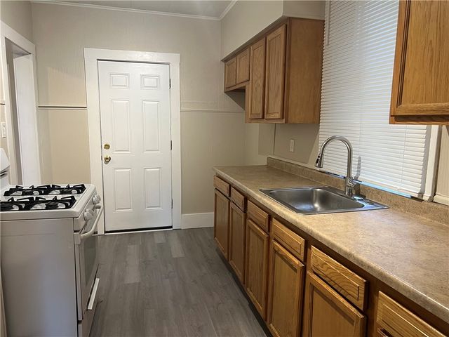 1127 Maplewood Ave, Ambridge, PA 15003
