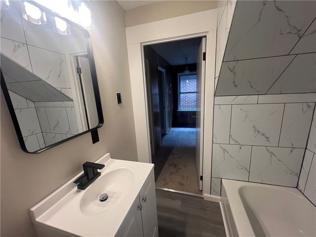 1127 Maplewood Ave, Ambridge, PA 15003