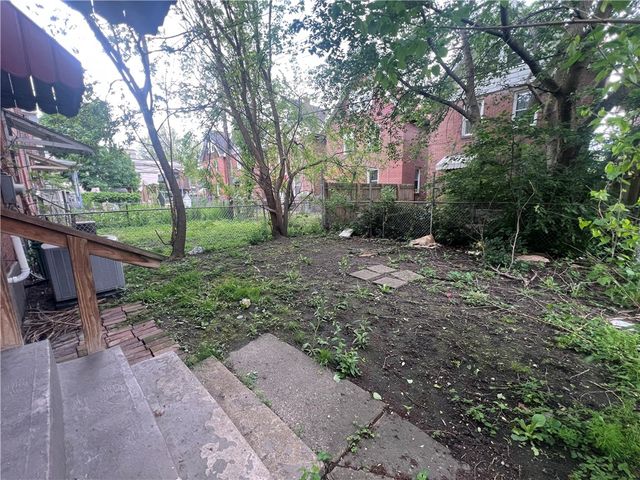 1127 Maplewood Ave, Ambridge, PA 15003