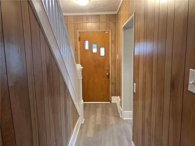 1127 Maplewood Ave, Ambridge, PA 15003
